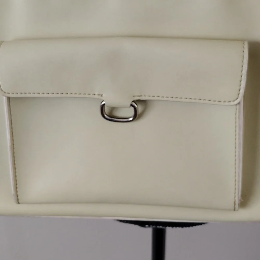 Mondani New York Simulated Leather Shoulder Bag Purse - Light Green - Picture 3 of 16